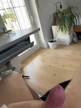 hannes256102 online show from 5, 4, 2026