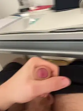 hannes256102 online show from 11, 4, 2026