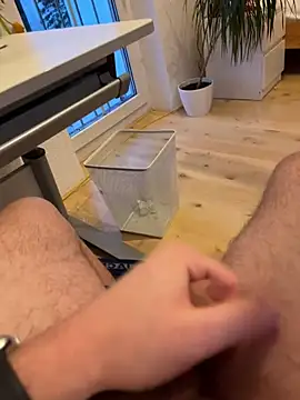 hannes256102 online show from 9, 2, 2026