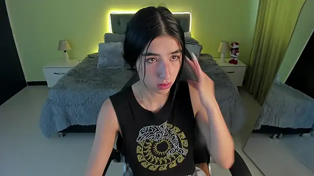 Snapshot of Celeste_Rous__ chatting on 17, 12, 2025 Celeste Rous online show from 17, 12, 2025