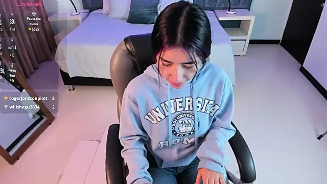 Snapshot of Celeste_Rous__ chatting on 7, 4, 2026 Celeste Rous online show from 7, 4, 2026