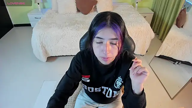 Snapshot of Celeste_Rous__ chatting on 10, 3, 2026 Celeste Rous online show from 10, 3, 2026