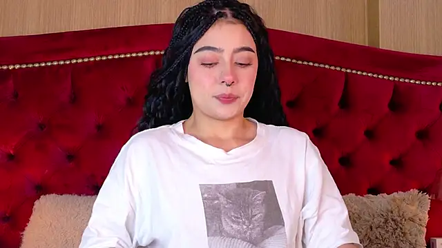 Snapshot of TaniaRedd_ chatting on 15, 12, 2025 TaniaRedd online show from 15, 12, 2025