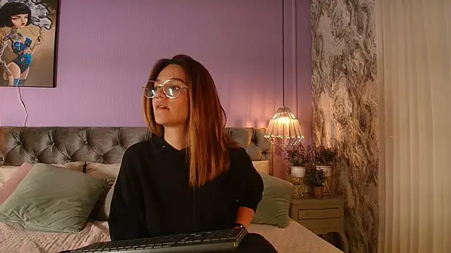 Nia  S online show from 6, 1, 2026