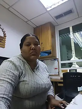 Snapshot of VaneandRossy chatting on 16, 5, 2026 VaneandRossy online show from 16, 5, 2026