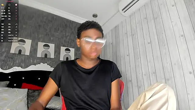 teylor lovee online show from 5, 3, 2026