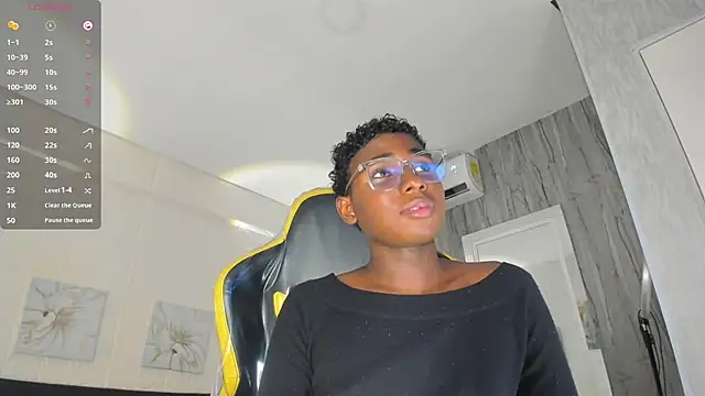 teylor lovee online show from 10, 3, 2026