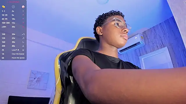 teylor lovee online show from 15, 3, 2026