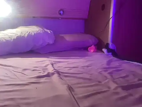 AlyxxxPurple23 online show from 4, 12, 2025