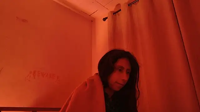 Snapshot of MoonLipsON- chatting on 4, 7, 2026 MoonLipsON- online show from 4, 7, 2026