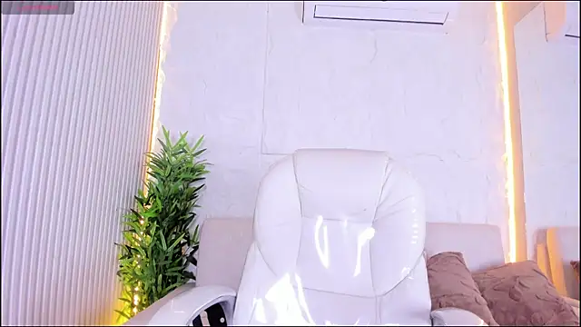 Snapshot of MarelynSummer chatting on 8, 7, 2026 MarelynSummer online show from 8, 7, 2026