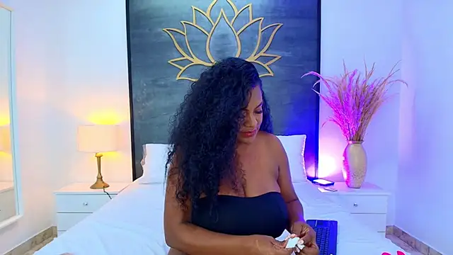 AnnieLeigt online show from 7, 5, 2026