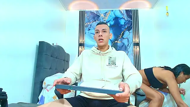 Valentina and sneider  online show from 7, 2, 2026