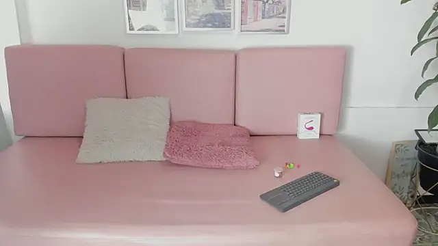 Pamela SkinnySexy online show from 22, 12, 2025