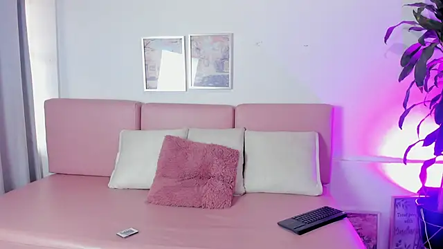 Pamela SkinnySexy online show from 8, 1, 2026