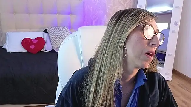 Scarlett 079 online show from 13, 5, 2026