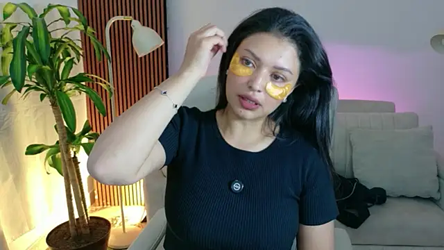 victoria   moon online show from 19, 4, 2026