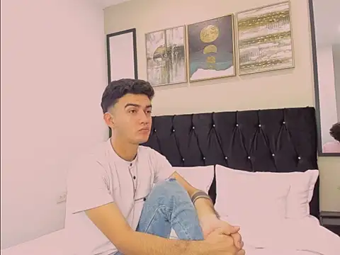 Snapshot of Feiccer_Thomson1 chatting on 4, 12, 2025 Feiccer Thomson1 online show from 4, 12, 2025