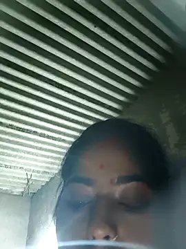 Snapshot of Ponam_sexy chatting on 9, 2, 2026 Ponam sexy online show from 9, 2, 2026