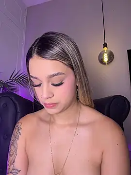 Snapshot of Sophie-velvet chatting on 12, 7, 2026 Sophie-velvet online show from 12, 7, 2026