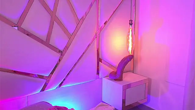 Sophie-velvet online show from 20, 5, 2026