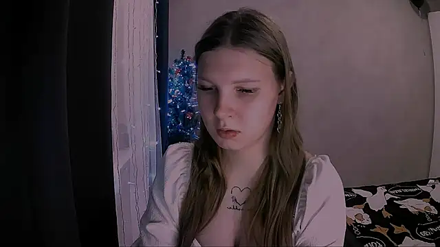 nelli lux  online show from 10, 1, 2026