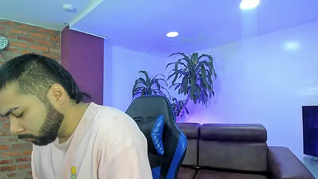 HotThreesoome online show from 16, 12, 2025