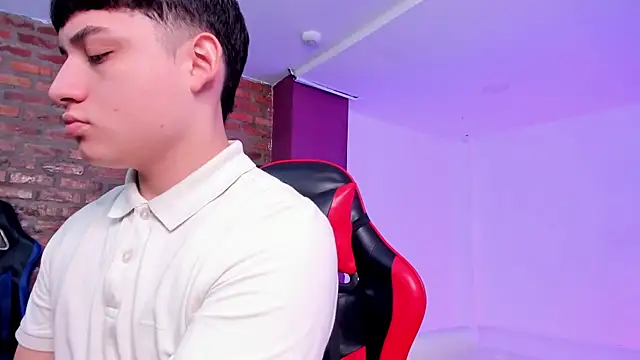 HotThreesoome online show from 31, 3, 2026