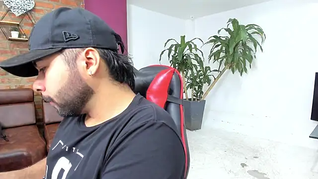 HotThreesoome online show from 17, 1, 2026