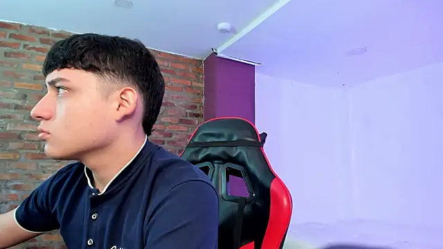 HotThreesoome online show from 28, 3, 2026