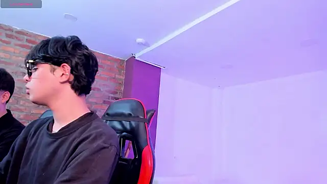 HotThreesoome online show from 27, 3, 2026