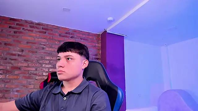 HotThreesoome online show from 26, 3, 2026