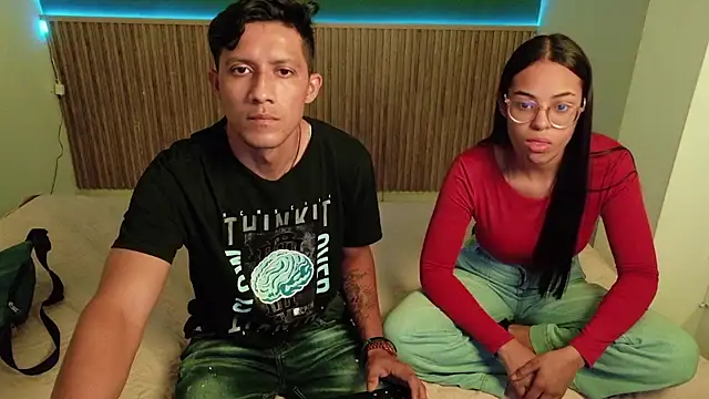 Violet and Dylan online show from 15, 12, 2025