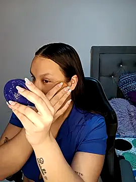 Valeriaa 21 online show from 17, 6, 2026