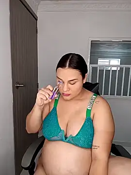 Valeriaa 21 online show from 6, 4, 2026