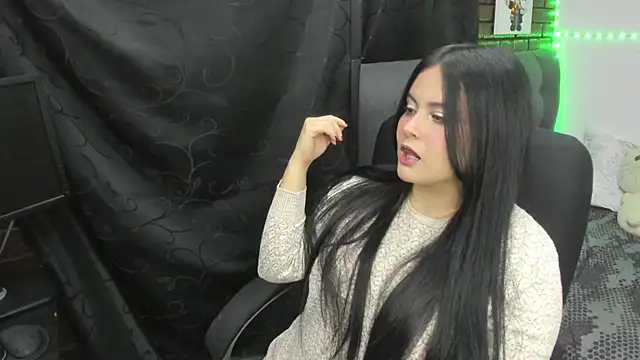 Snapshot of candylunas_ chatting on 2, 3, 2026 candylunas online show from 2, 3, 2026