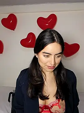 saasha Petit online show from 15, 2, 2026