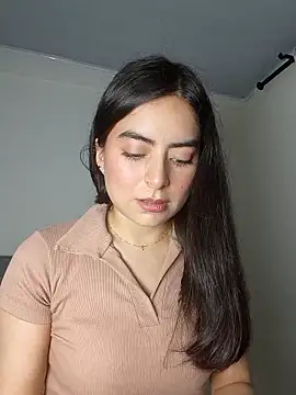 saasha Petit online show from 28, 2, 2026