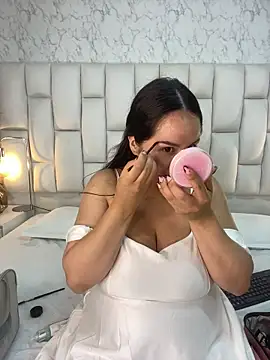 Snapshot of LissaBaker chatting on 8, 1, 2026 LissaBaker online show from 8, 1, 2026