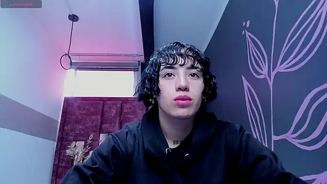 Kiara Fox   online show from 12, 3, 2026