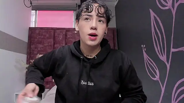 Kiara Fox   online show from 1, 4, 2026