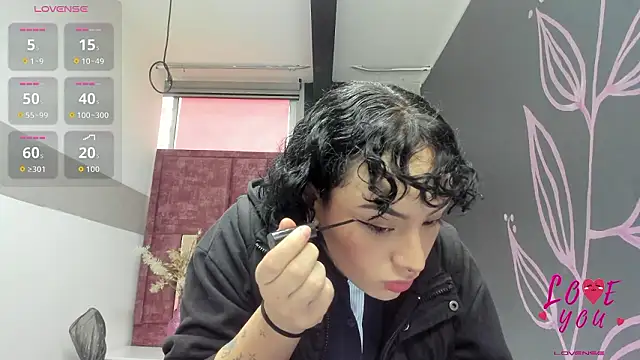 Kiara Fox   online show from 16, 3, 2026