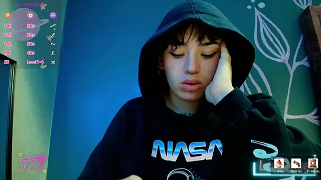 Kiara Fox   online show from 21, 5, 2026