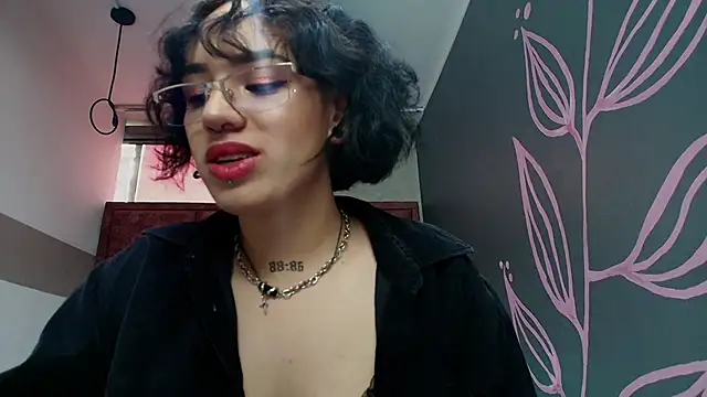 Kiara Fox   online show from 4, 5, 2026