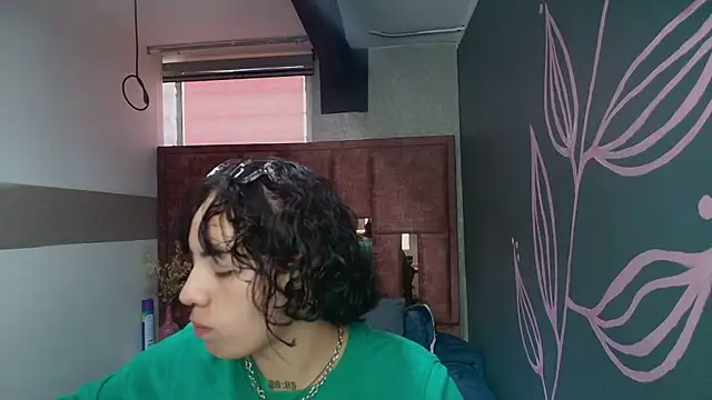 Kiara Fox   online show from 6, 5, 2026
