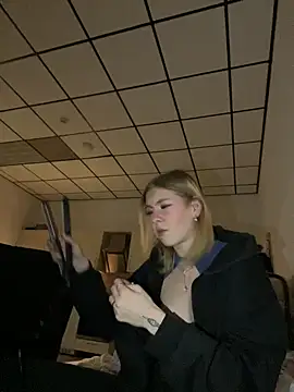 Milly-Kiss online show from 7, 1, 2026