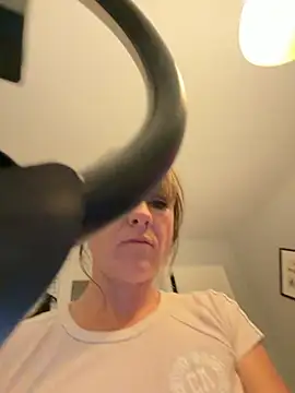 Snapshot of alluringpixie chatting on 7, 6, 2026 alluringpixie online show from 7, 6, 2026