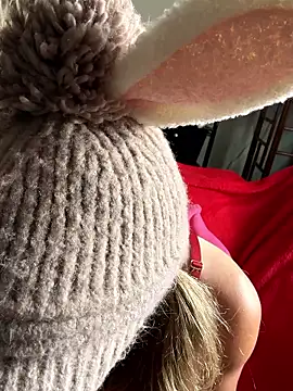 alluringpixie online show from 5, 4, 2026