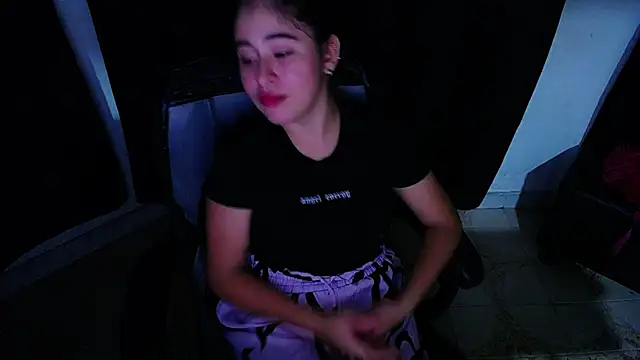 mia walker22 online show from 18, 12, 2025