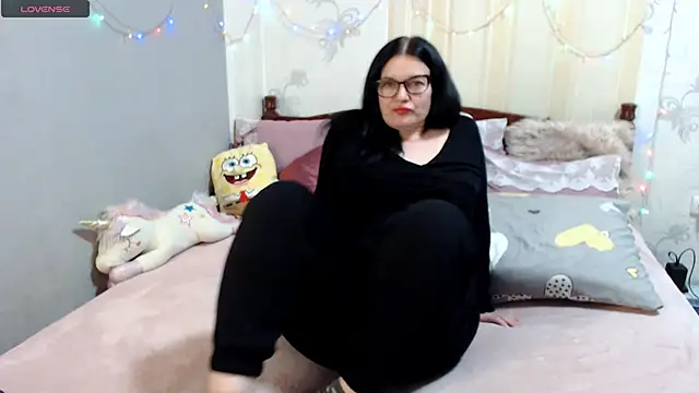 Snapshot of SashaBond chatting on 22, 12, 2025 SashaBond online show from 22, 12, 2025